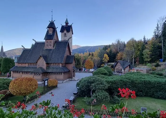 Goscinne Przy Kosciele Wang. 3*